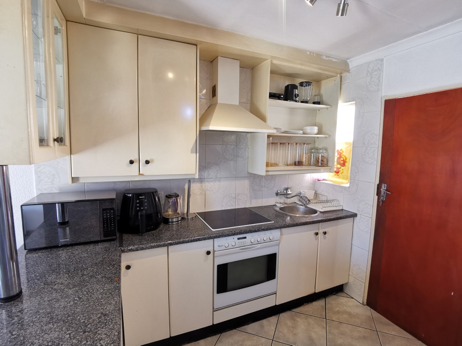3 Bedroom Property for Sale in Kew Gauteng