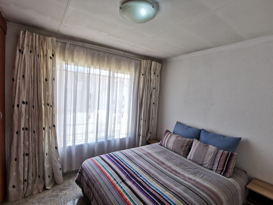 3 Bedroom Property for Sale in Kew Gauteng