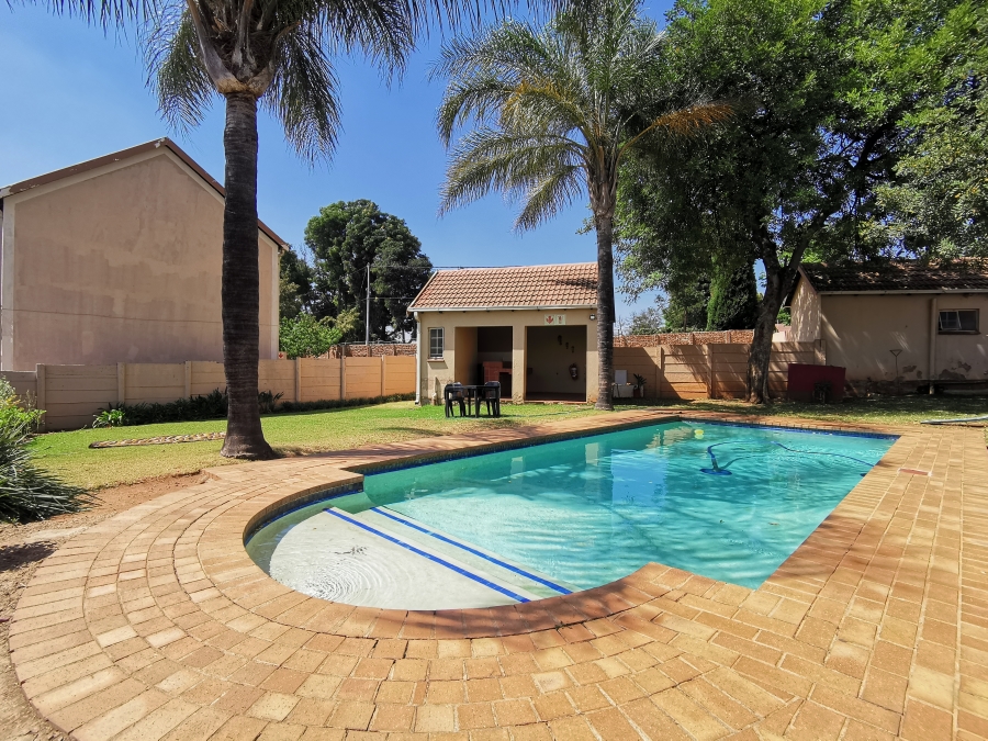 3 Bedroom Property for Sale in Kew Gauteng