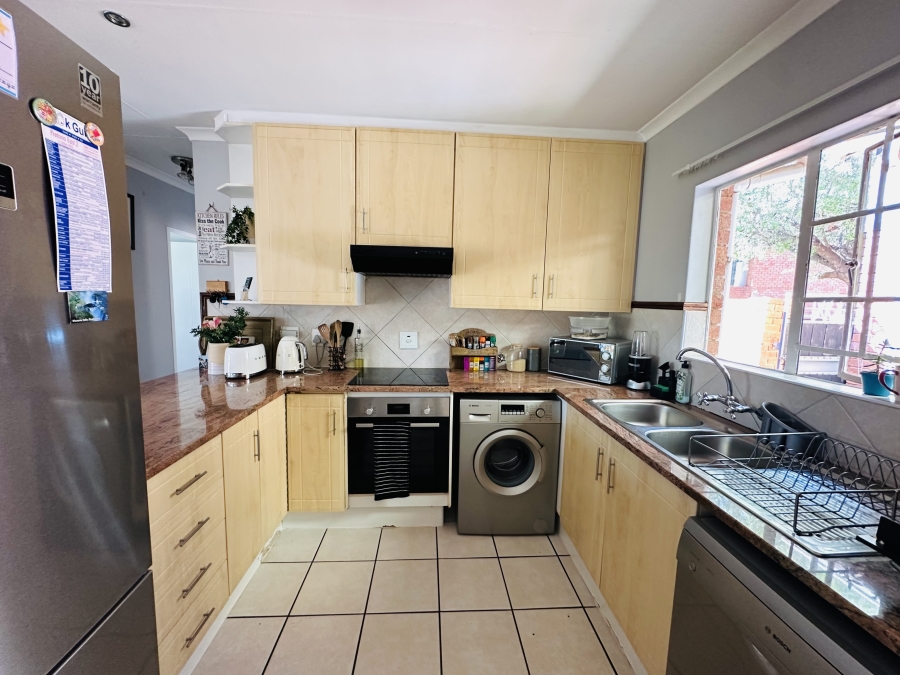 To Let 3 Bedroom Property for Rent in Mooikloof Ridge Gauteng