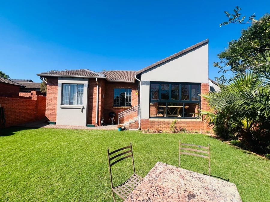 To Let 3 Bedroom Property for Rent in Mooikloof Ridge Gauteng