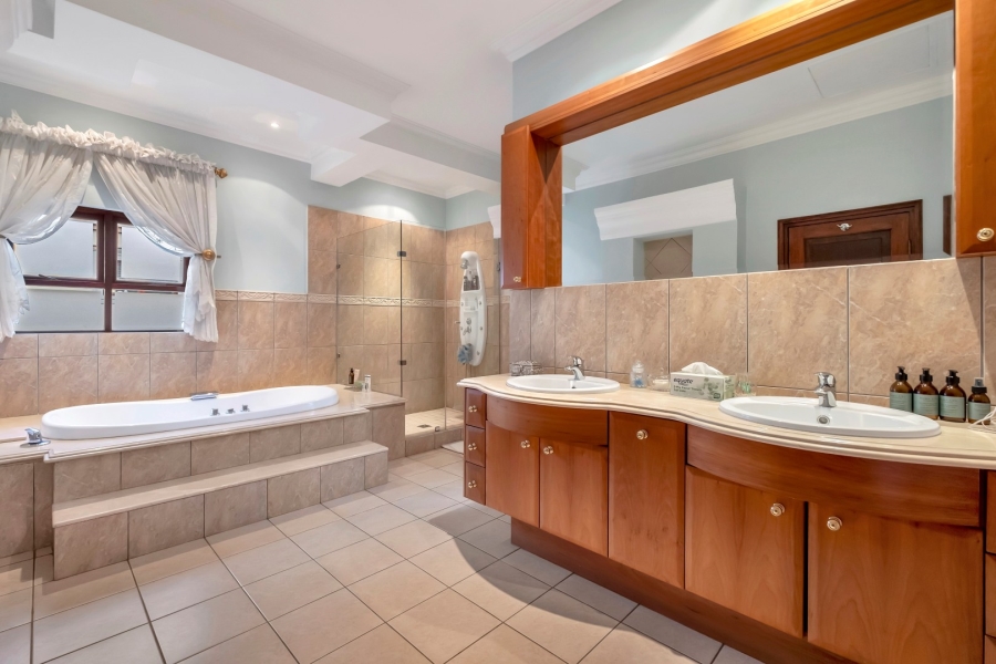 To Let 4 Bedroom Property for Rent in Bryanston Gauteng