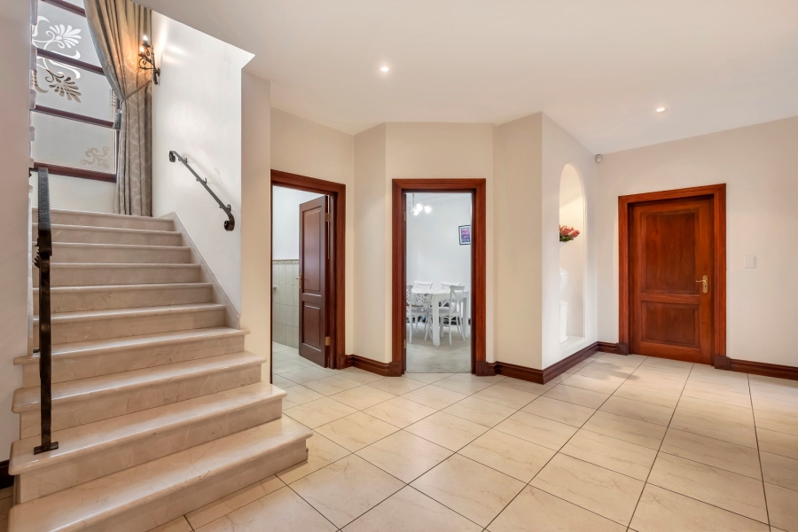 To Let 4 Bedroom Property for Rent in Bryanston Gauteng