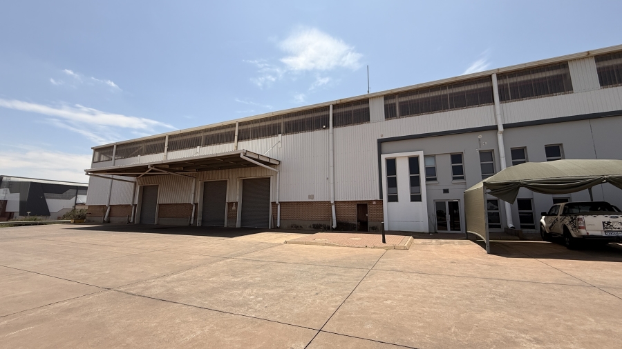 To Let commercial Property for Rent in Clayville Gauteng
