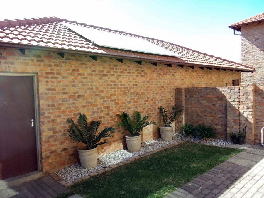 3 Bedroom Property for Sale in Annlin Gauteng