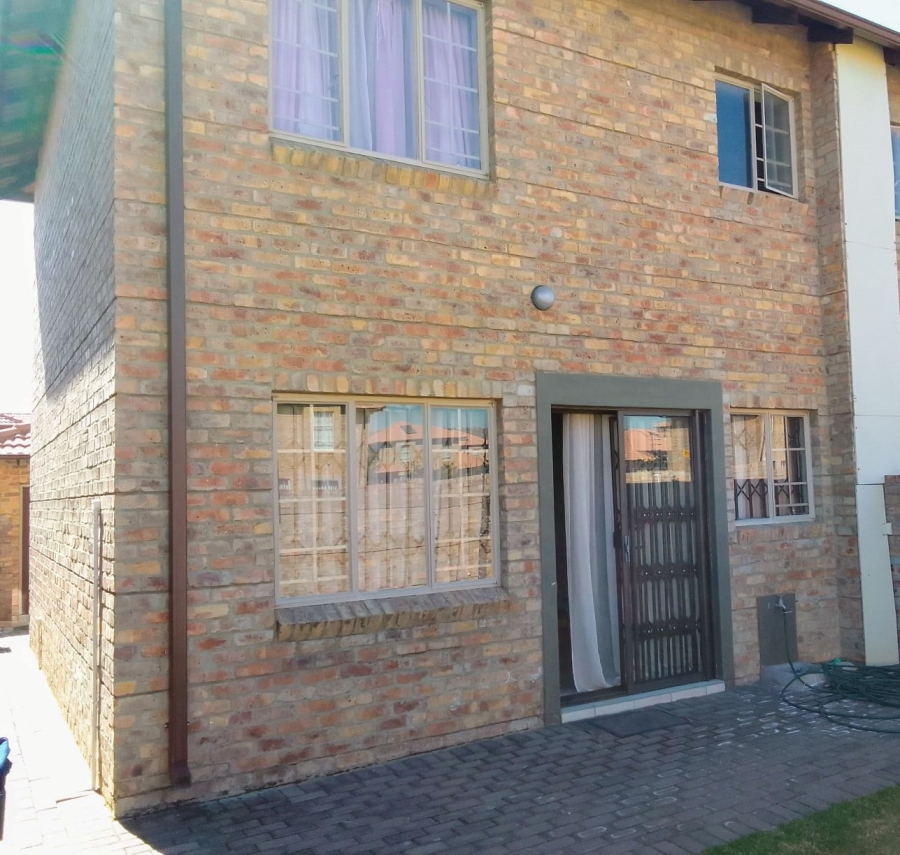3 Bedroom Property for Sale in Annlin Gauteng