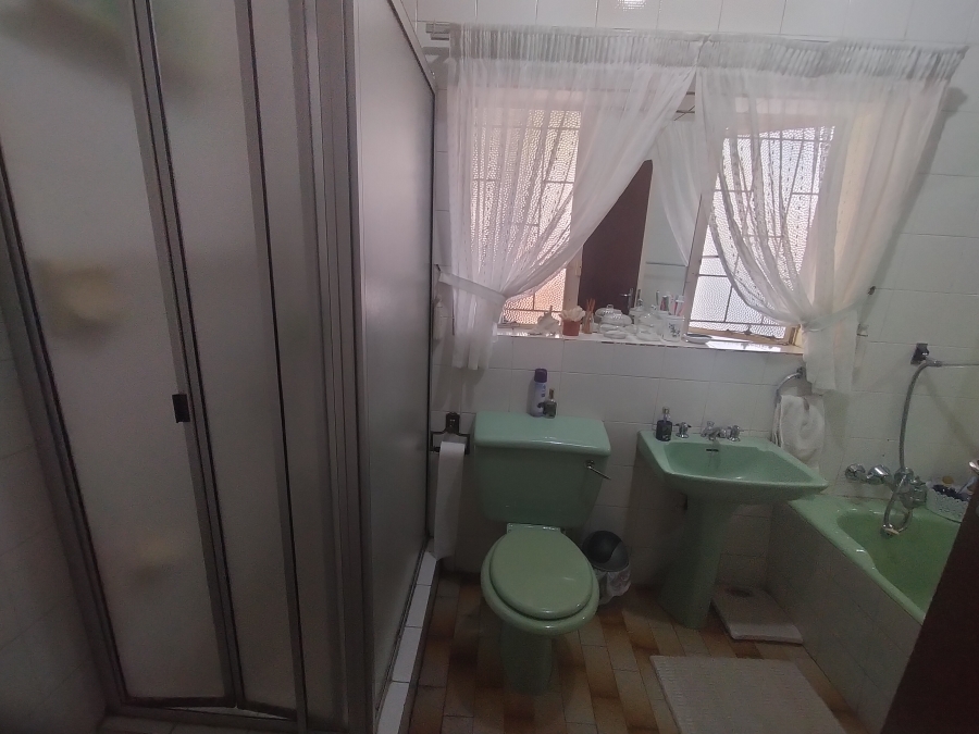 8 Bedroom Property for Sale in Pretoria North Gauteng