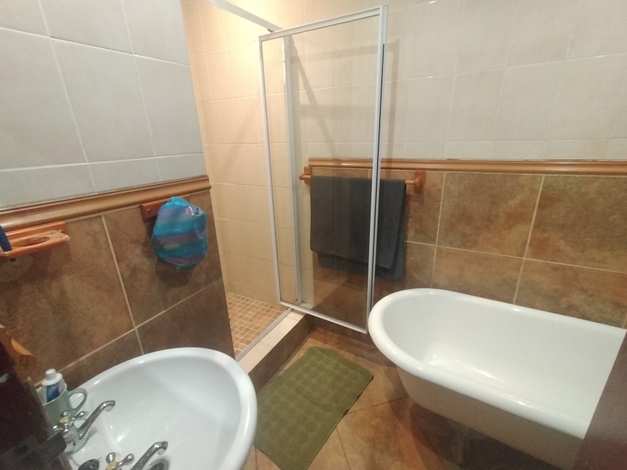 8 Bedroom Property for Sale in Pretoria North Gauteng