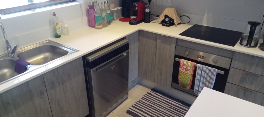 To Let 2 Bedroom Property for Rent in Morningside Gauteng