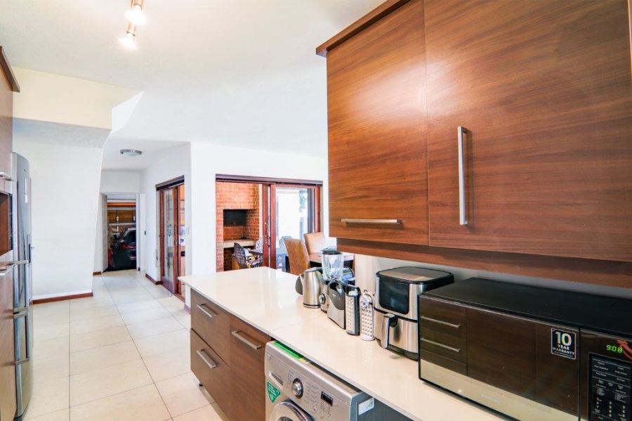 3 Bedroom Property for Sale in Candlewoods Country Estate Gauteng