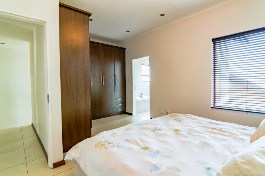 3 Bedroom Property for Sale in Candlewoods Country Estate Gauteng