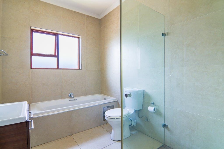 3 Bedroom Property for Sale in Candlewoods Country Estate Gauteng