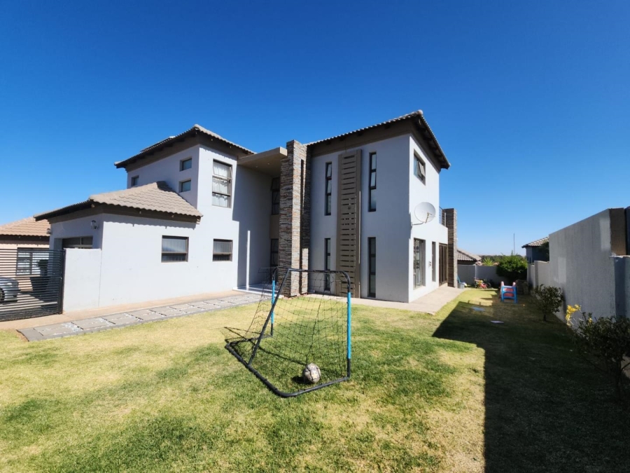 4 Bedroom Property for Sale in Wildtuinpark Gauteng