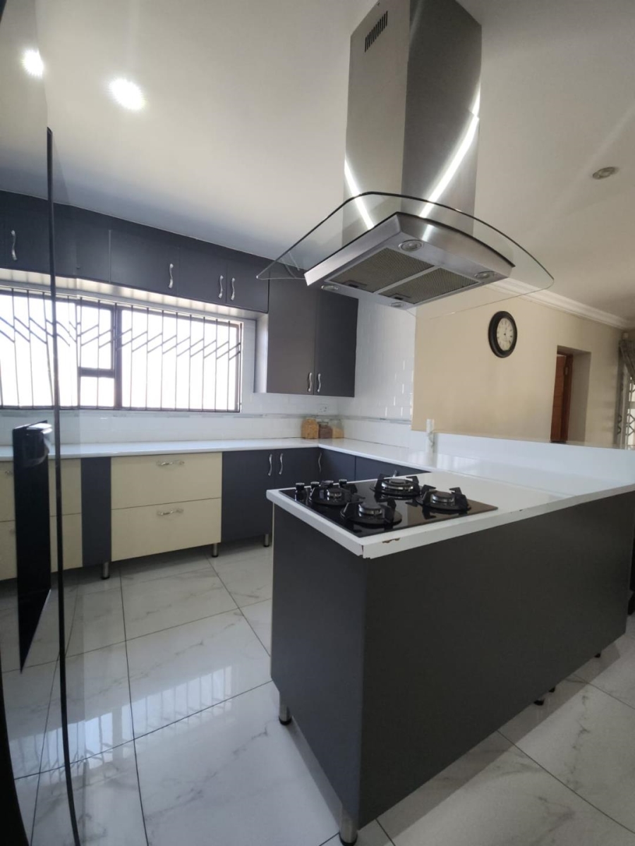 4 Bedroom Property for Sale in Wildtuinpark Gauteng