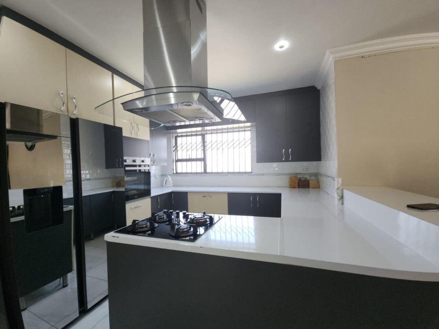 4 Bedroom Property for Sale in Wildtuinpark Gauteng