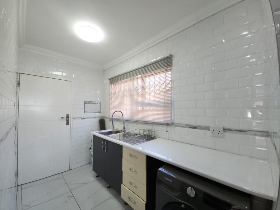 4 Bedroom Property for Sale in Wildtuinpark Gauteng