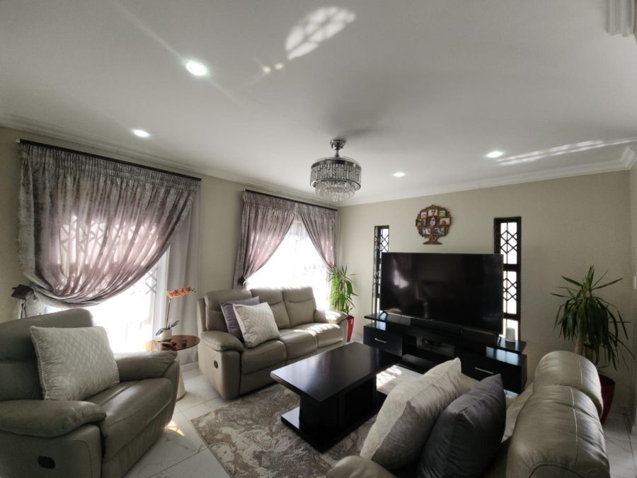 4 Bedroom Property for Sale in Wildtuinpark Gauteng