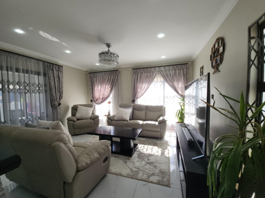 4 Bedroom Property for Sale in Wildtuinpark Gauteng