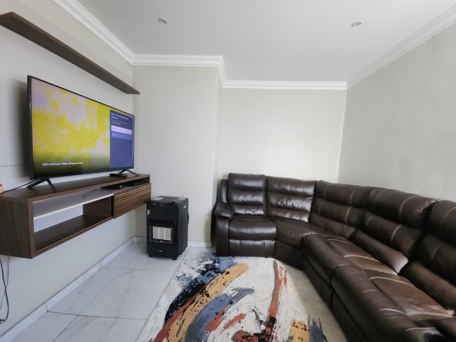4 Bedroom Property for Sale in Wildtuinpark Gauteng