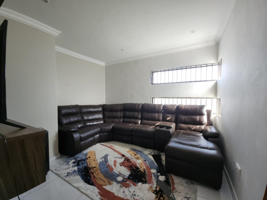 4 Bedroom Property for Sale in Wildtuinpark Gauteng