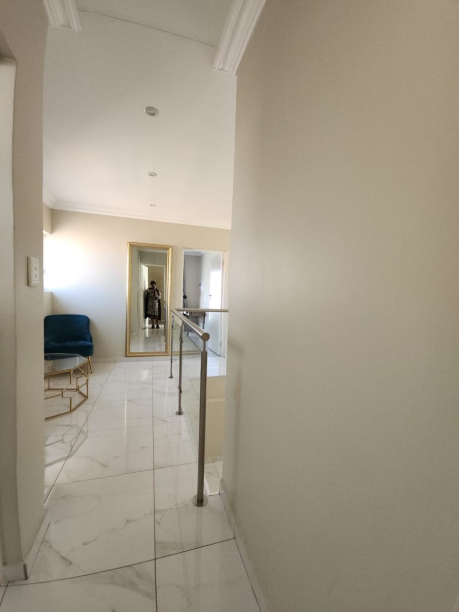 4 Bedroom Property for Sale in Wildtuinpark Gauteng