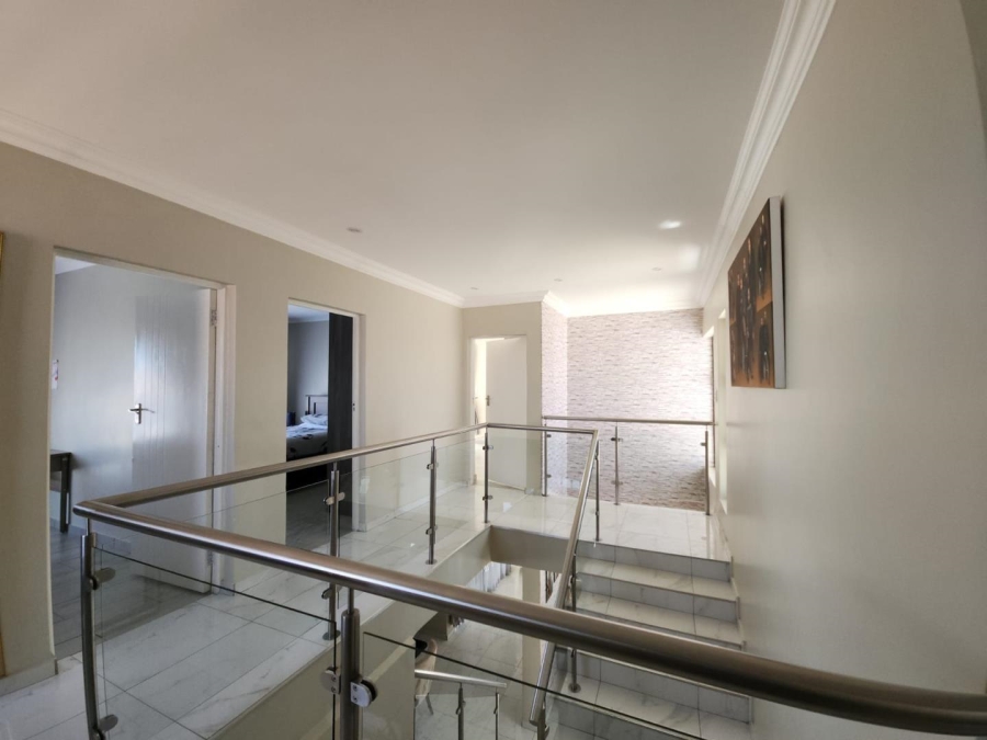 4 Bedroom Property for Sale in Wildtuinpark Gauteng