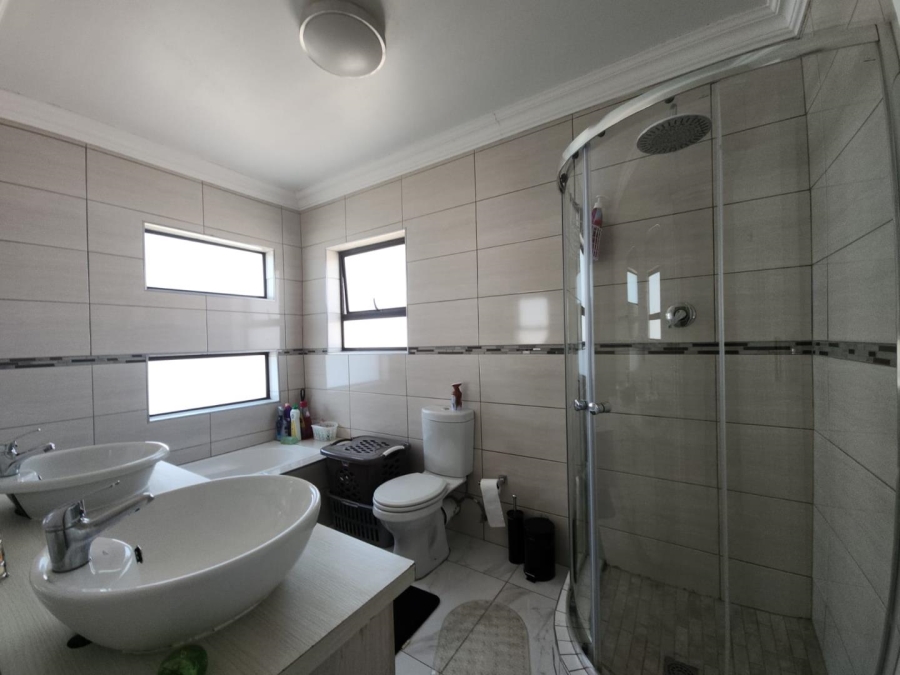 4 Bedroom Property for Sale in Wildtuinpark Gauteng