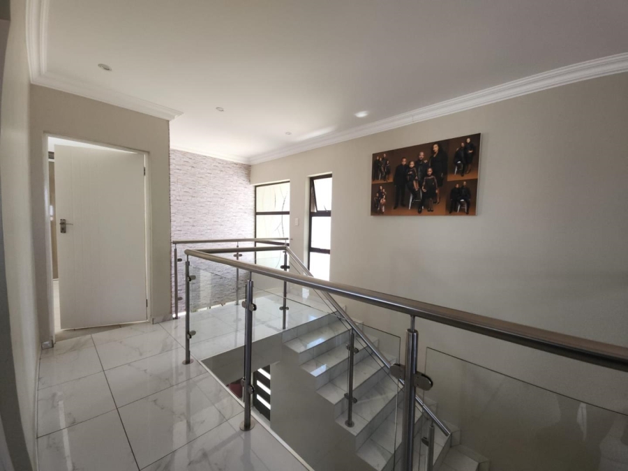 4 Bedroom Property for Sale in Wildtuinpark Gauteng