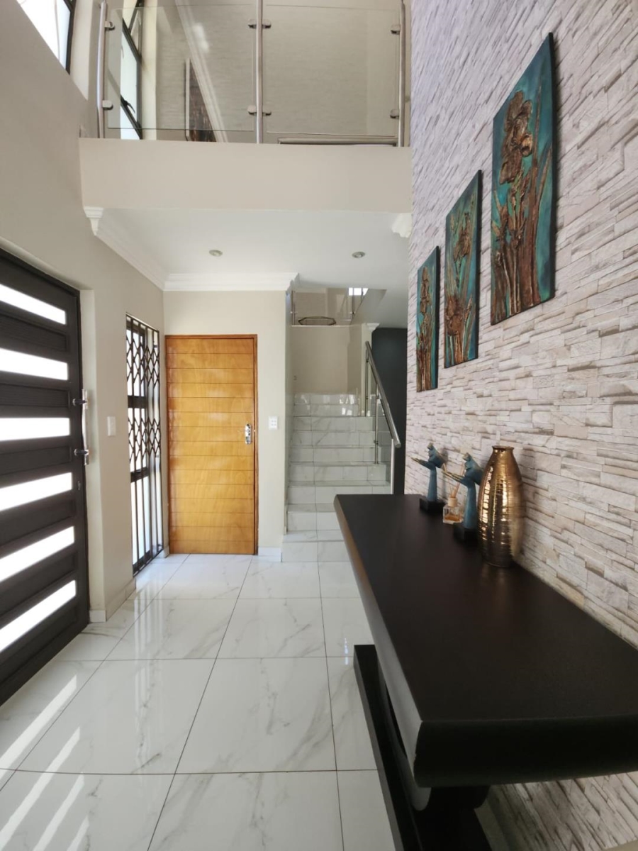 4 Bedroom Property for Sale in Wildtuinpark Gauteng