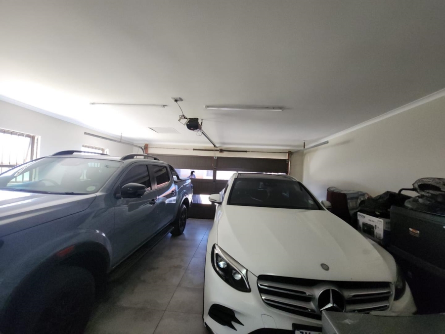 4 Bedroom Property for Sale in Wildtuinpark Gauteng