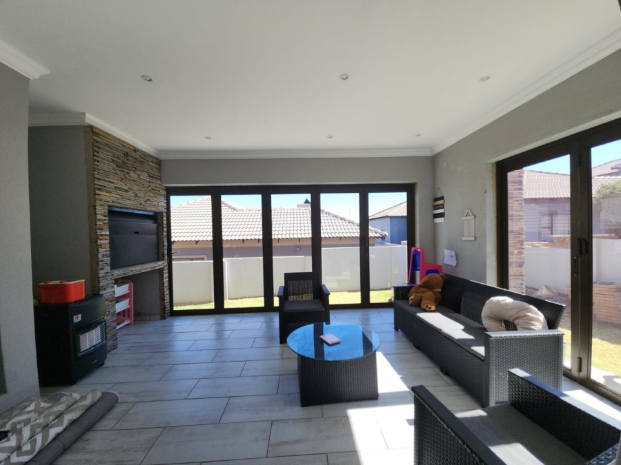 4 Bedroom Property for Sale in Wildtuinpark Gauteng