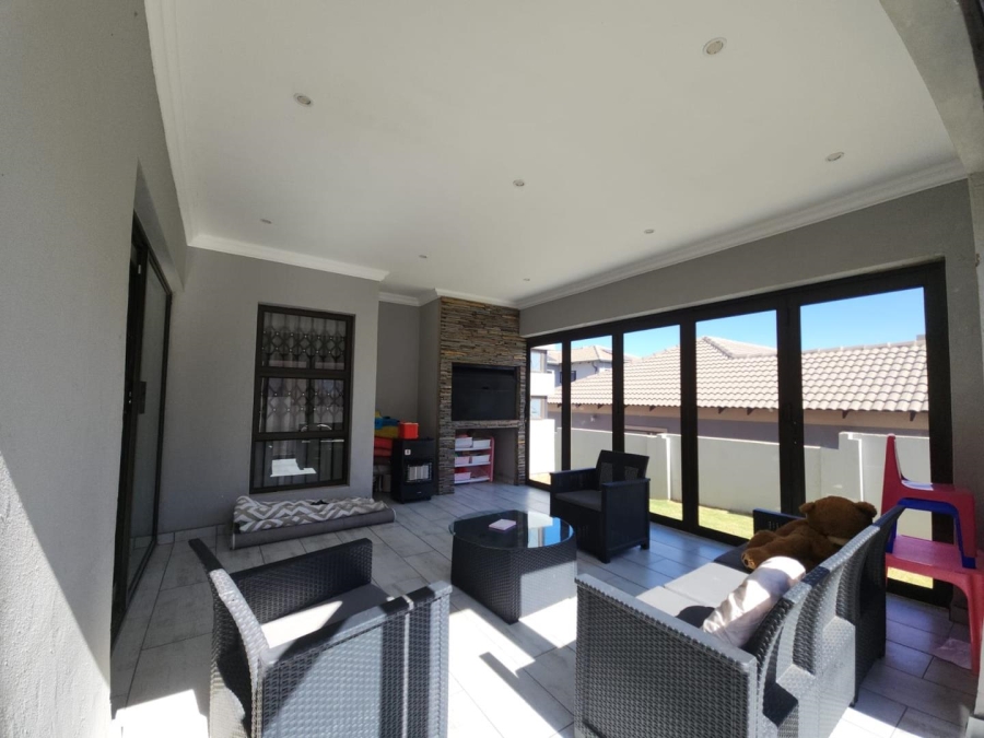 4 Bedroom Property for Sale in Wildtuinpark Gauteng