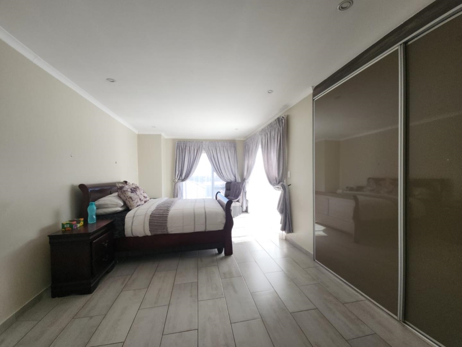 4 Bedroom Property for Sale in Wildtuinpark Gauteng