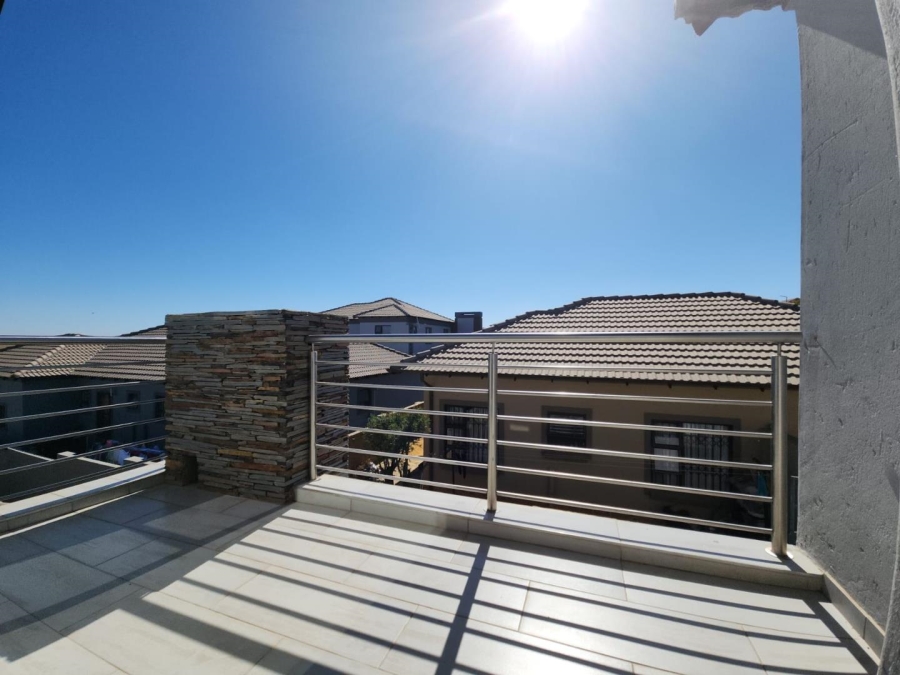 4 Bedroom Property for Sale in Wildtuinpark Gauteng