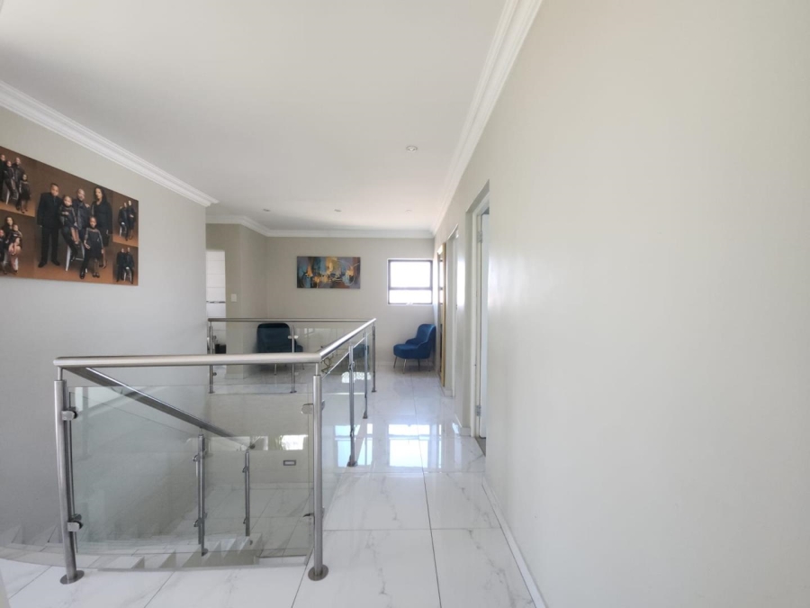 4 Bedroom Property for Sale in Wildtuinpark Gauteng