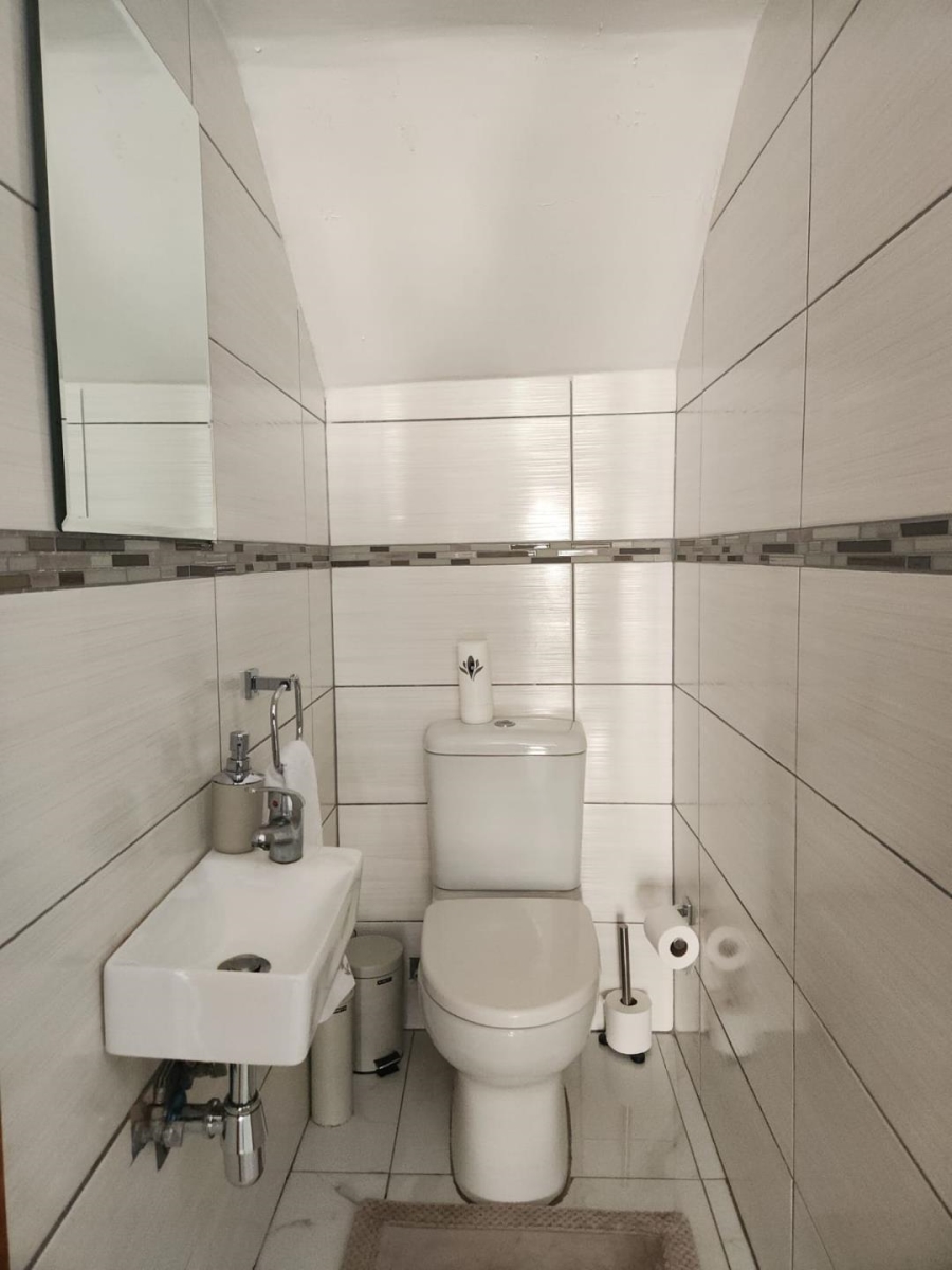 4 Bedroom Property for Sale in Wildtuinpark Gauteng