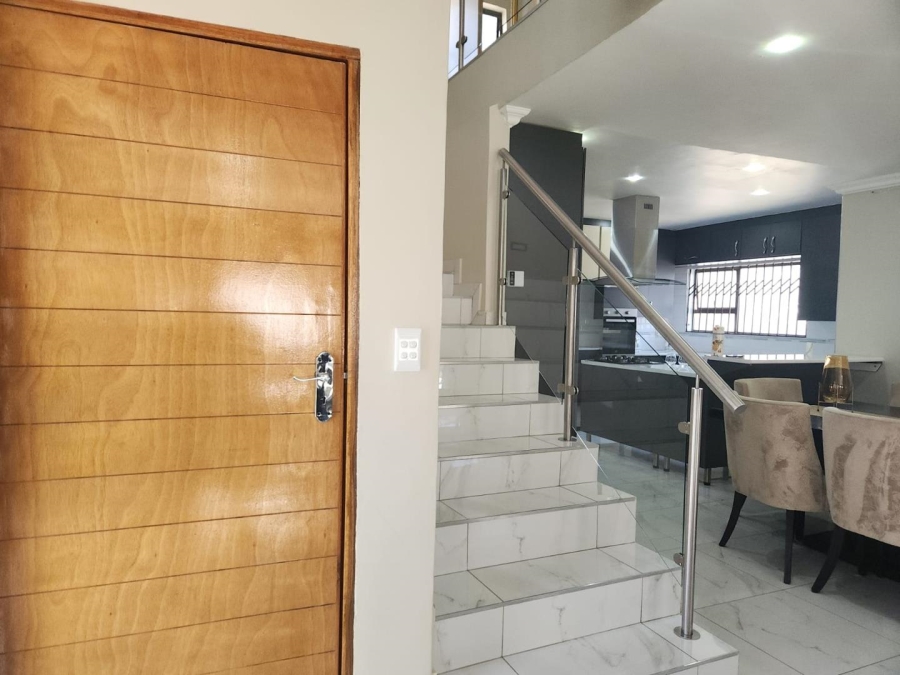 4 Bedroom Property for Sale in Wildtuinpark Gauteng