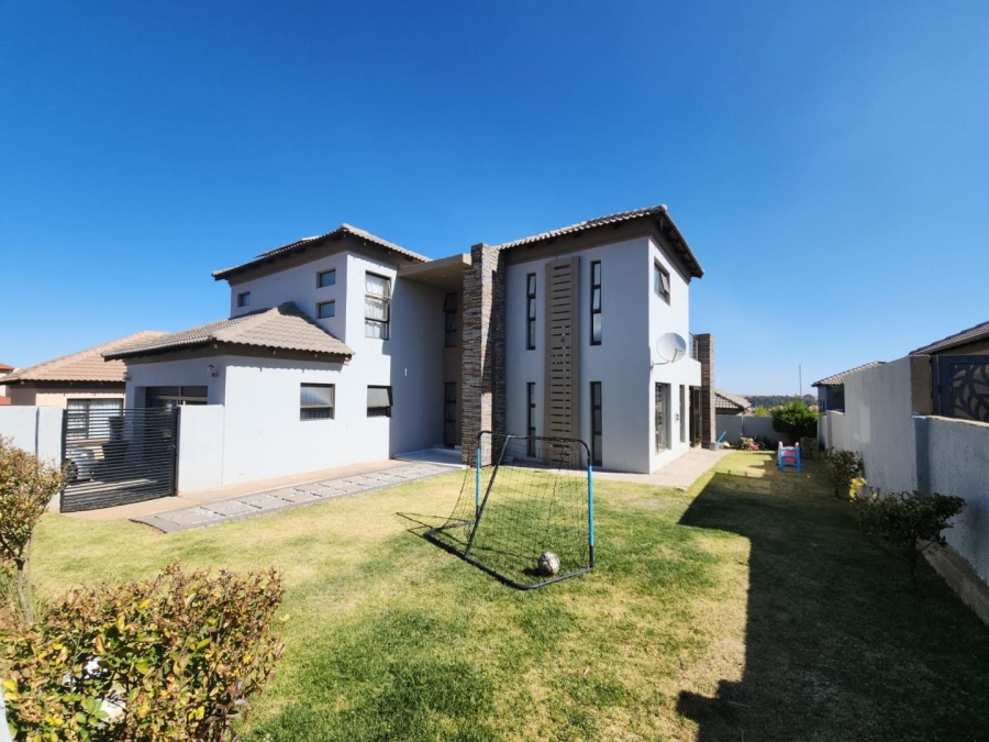 4 Bedroom Property for Sale in Wildtuinpark Gauteng