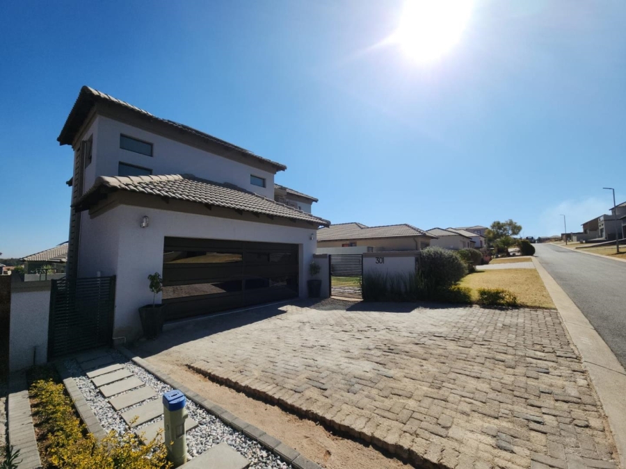 4 Bedroom Property for Sale in Wildtuinpark Gauteng