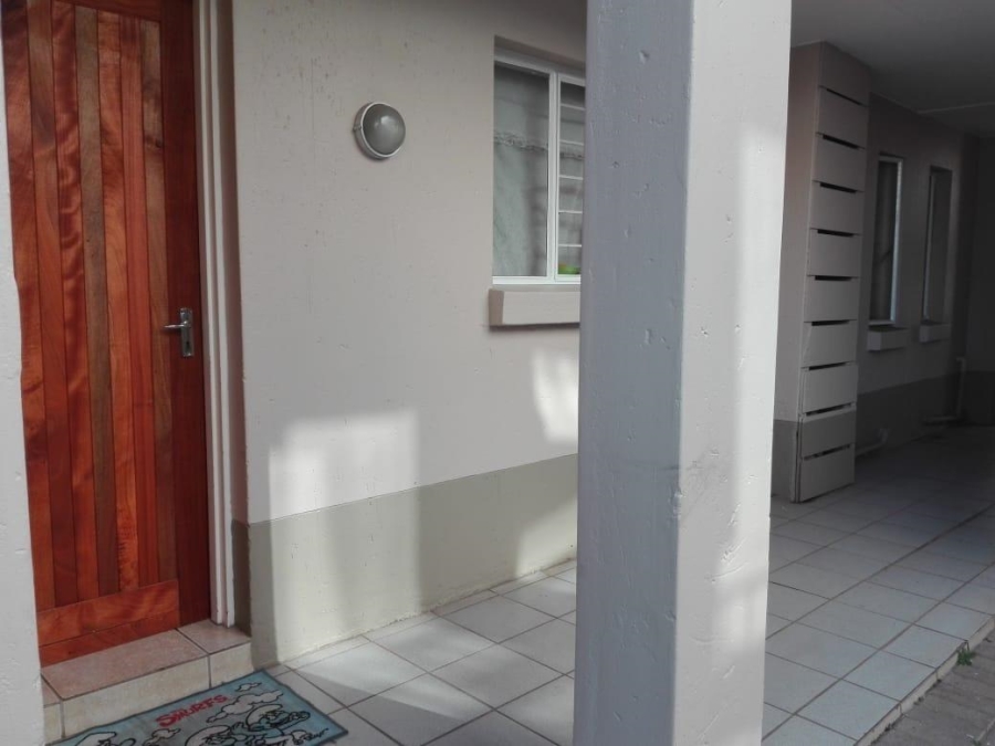 1 Bedroom Property for Sale in Klippoortje Gauteng