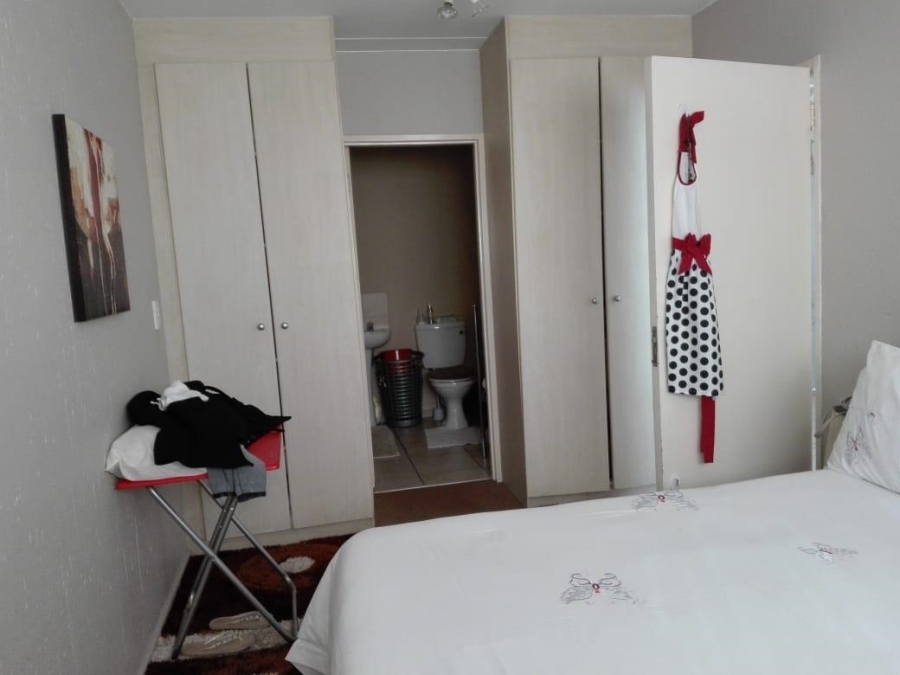 1 Bedroom Property for Sale in Klippoortje Gauteng