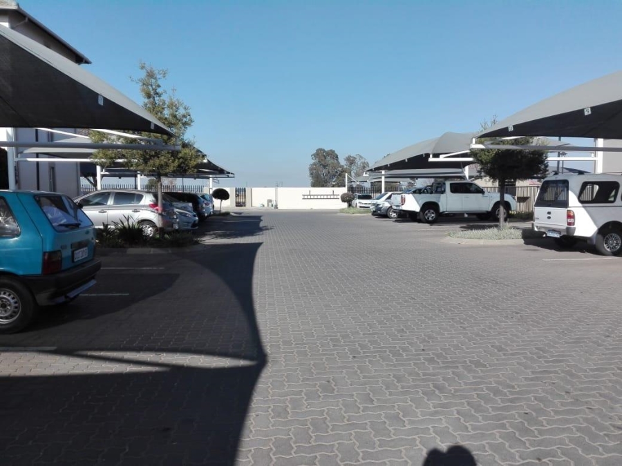 1 Bedroom Property for Sale in Klippoortje Gauteng