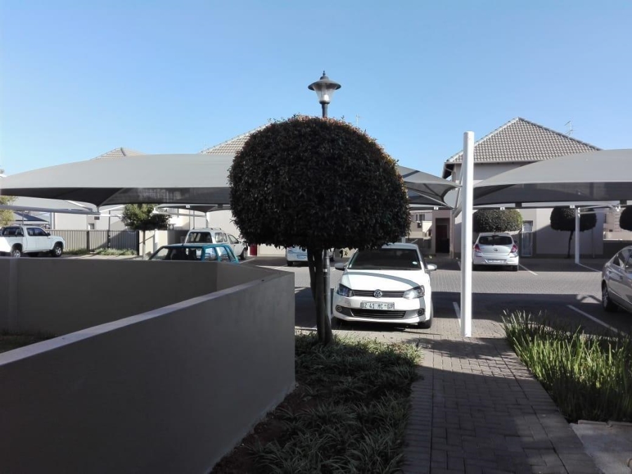 1 Bedroom Property for Sale in Klippoortje Gauteng