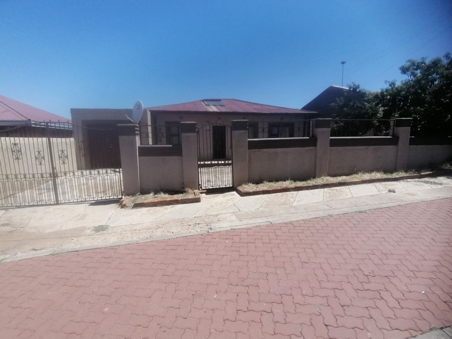 3 Bedroom Property for Sale in Molapo Gauteng