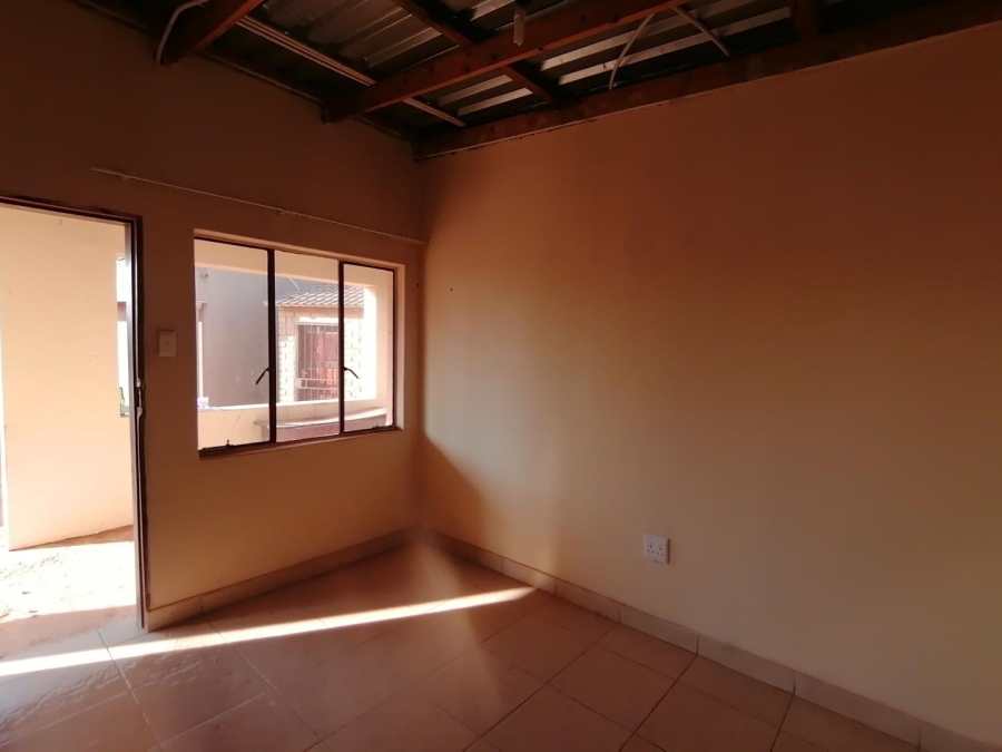 2 Bedroom Property for Sale in Rietvallei Gauteng