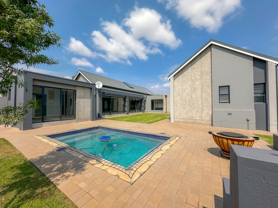 To Let 4 Bedroom Property for Rent in Midstream Heights Gauteng