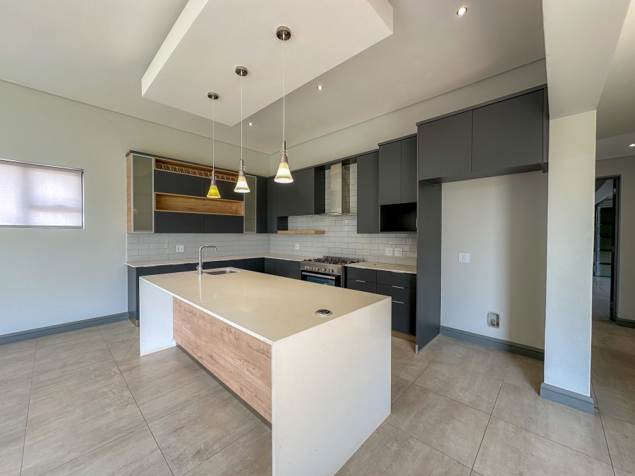 To Let 4 Bedroom Property for Rent in Midstream Heights Gauteng