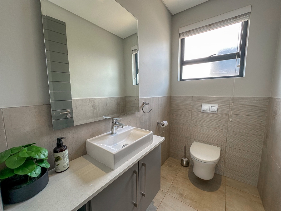 To Let 4 Bedroom Property for Rent in Midstream Heights Gauteng
