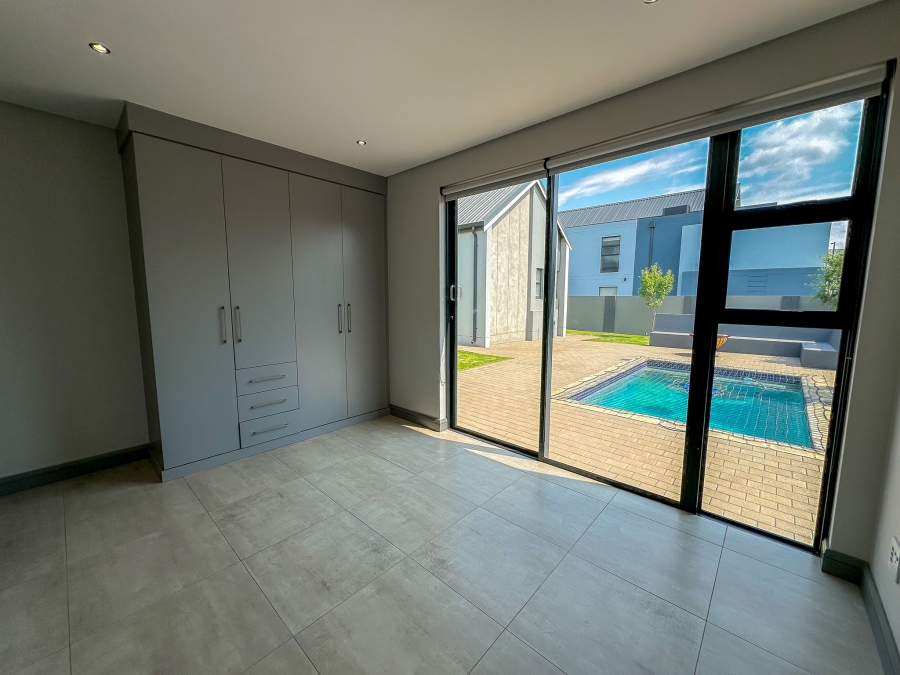 To Let 4 Bedroom Property for Rent in Midstream Heights Gauteng