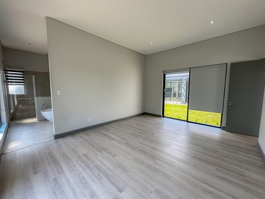 To Let 4 Bedroom Property for Rent in Midstream Heights Gauteng